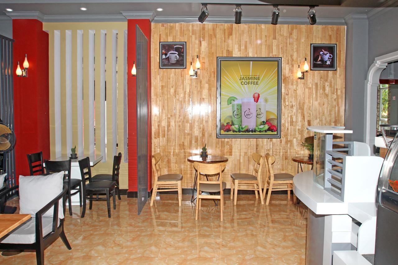 茉莉花酒店和空中酒吧 马德望 外观 照片